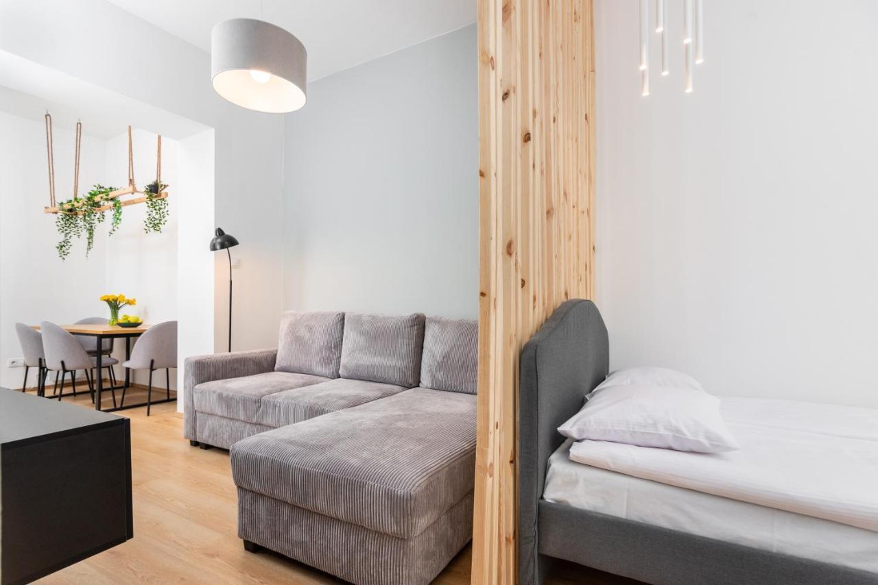 Modern Centrally Located Apartments - By Upstairs Краків Екстер'єр фото