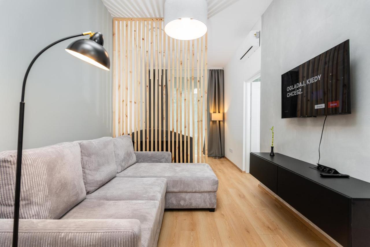 Modern Centrally Located Apartments - By Upstairs Краків Екстер'єр фото