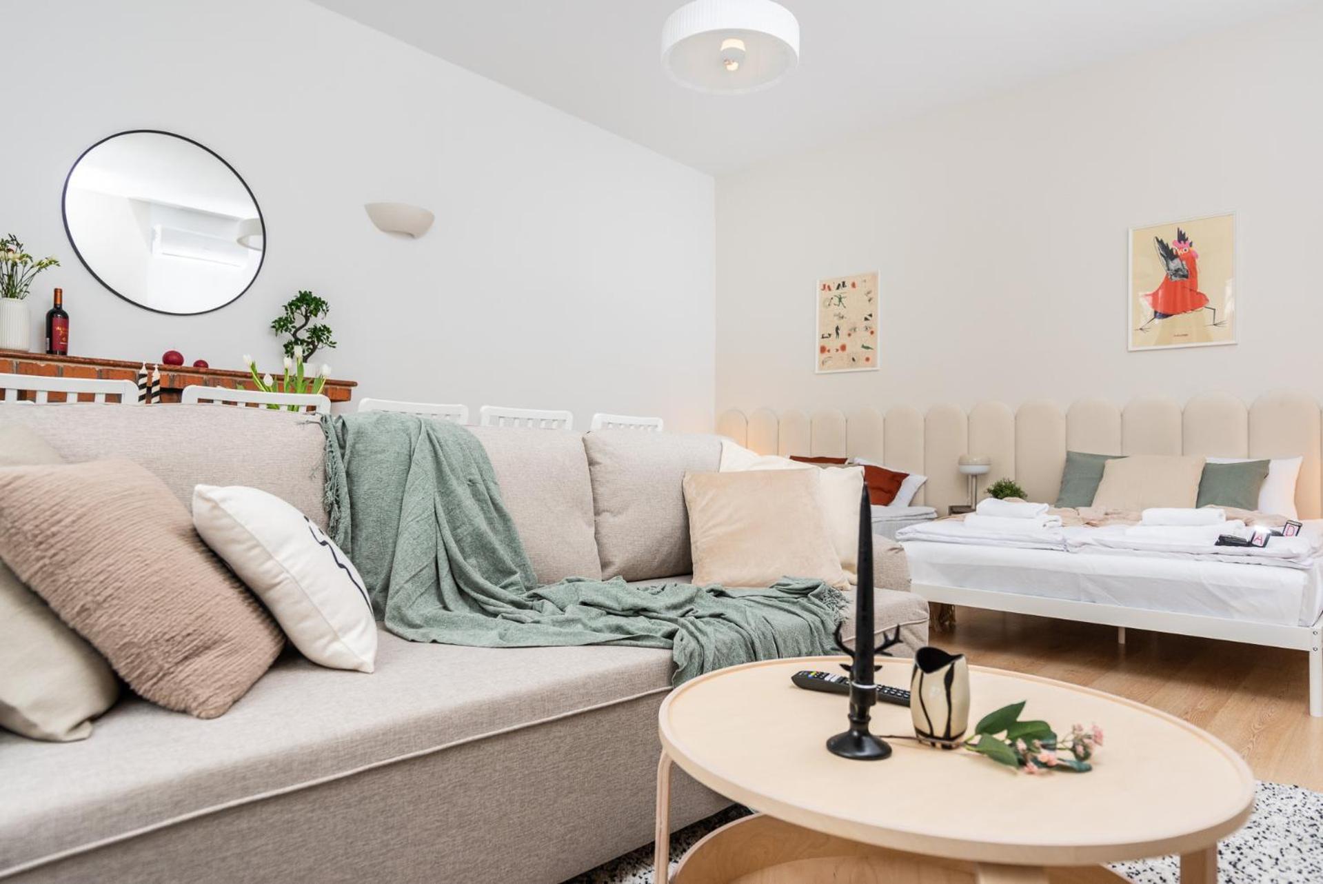 Modern Centrally Located Apartments - By Upstairs Краків Екстер'єр фото