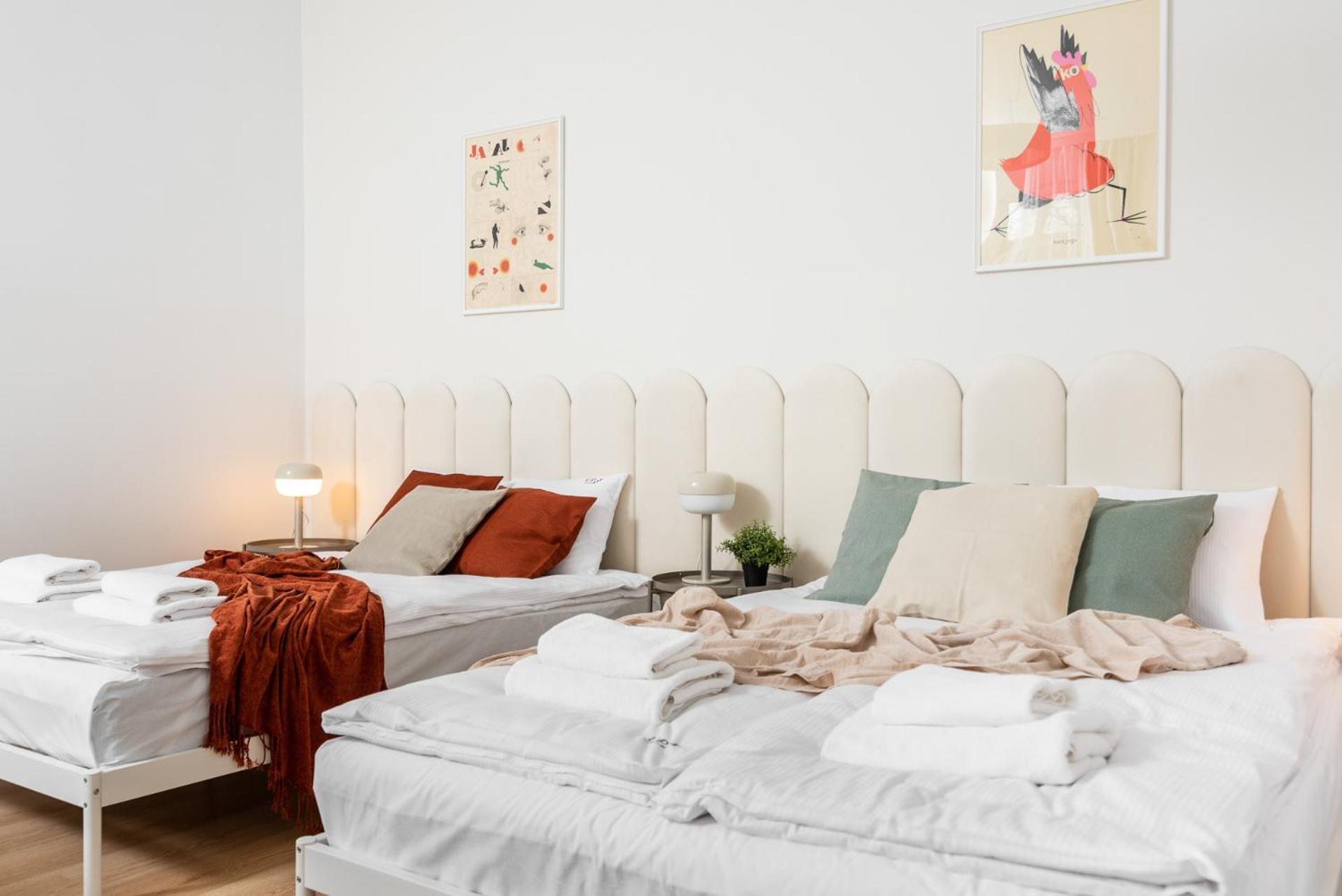 Modern Centrally Located Apartments - By Upstairs Краків Екстер'єр фото