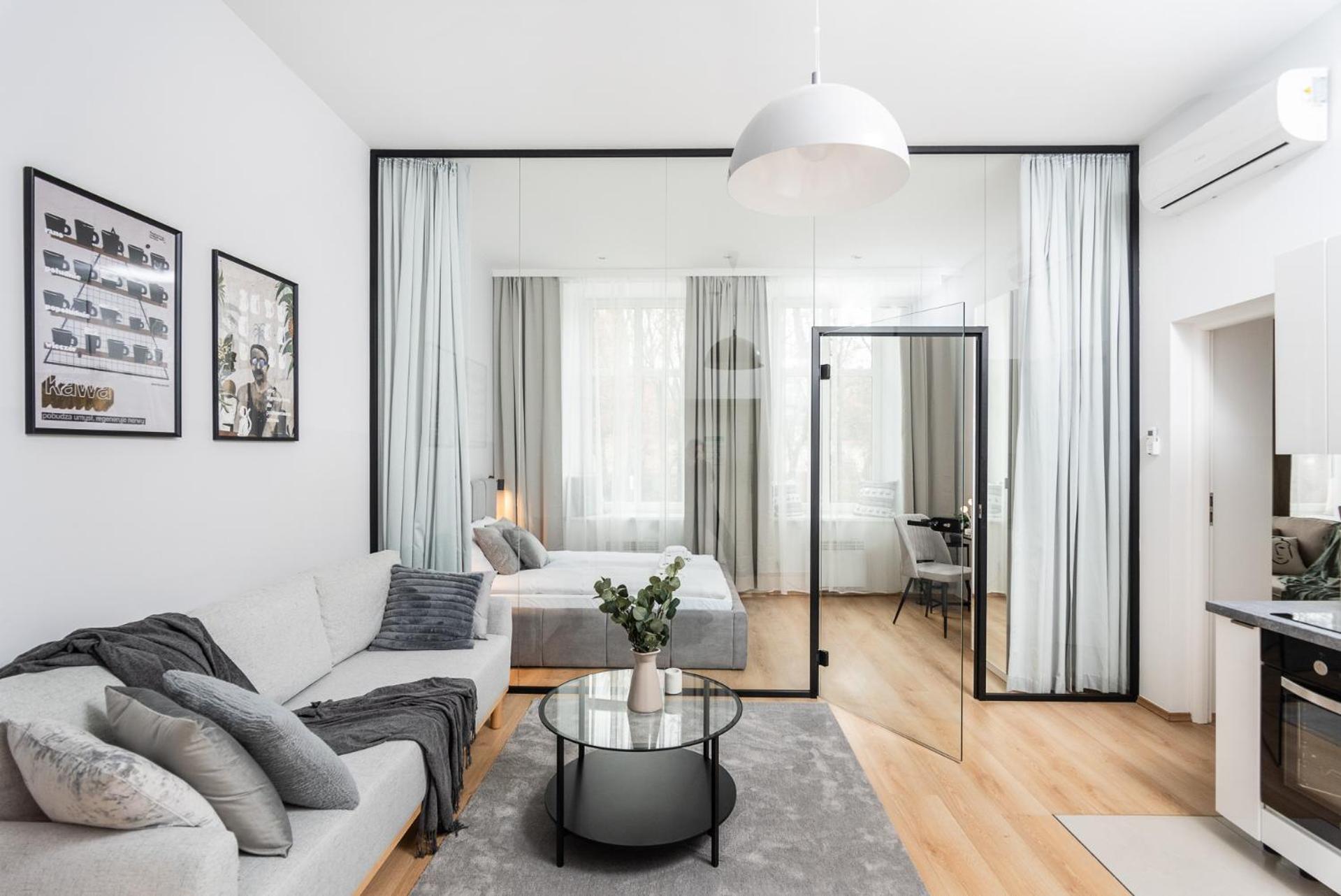 Modern Centrally Located Apartments - By Upstairs Краків Екстер'єр фото