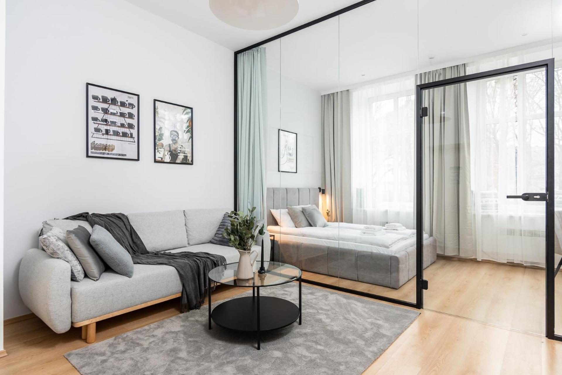 Modern Centrally Located Apartments - By Upstairs Краків Екстер'єр фото