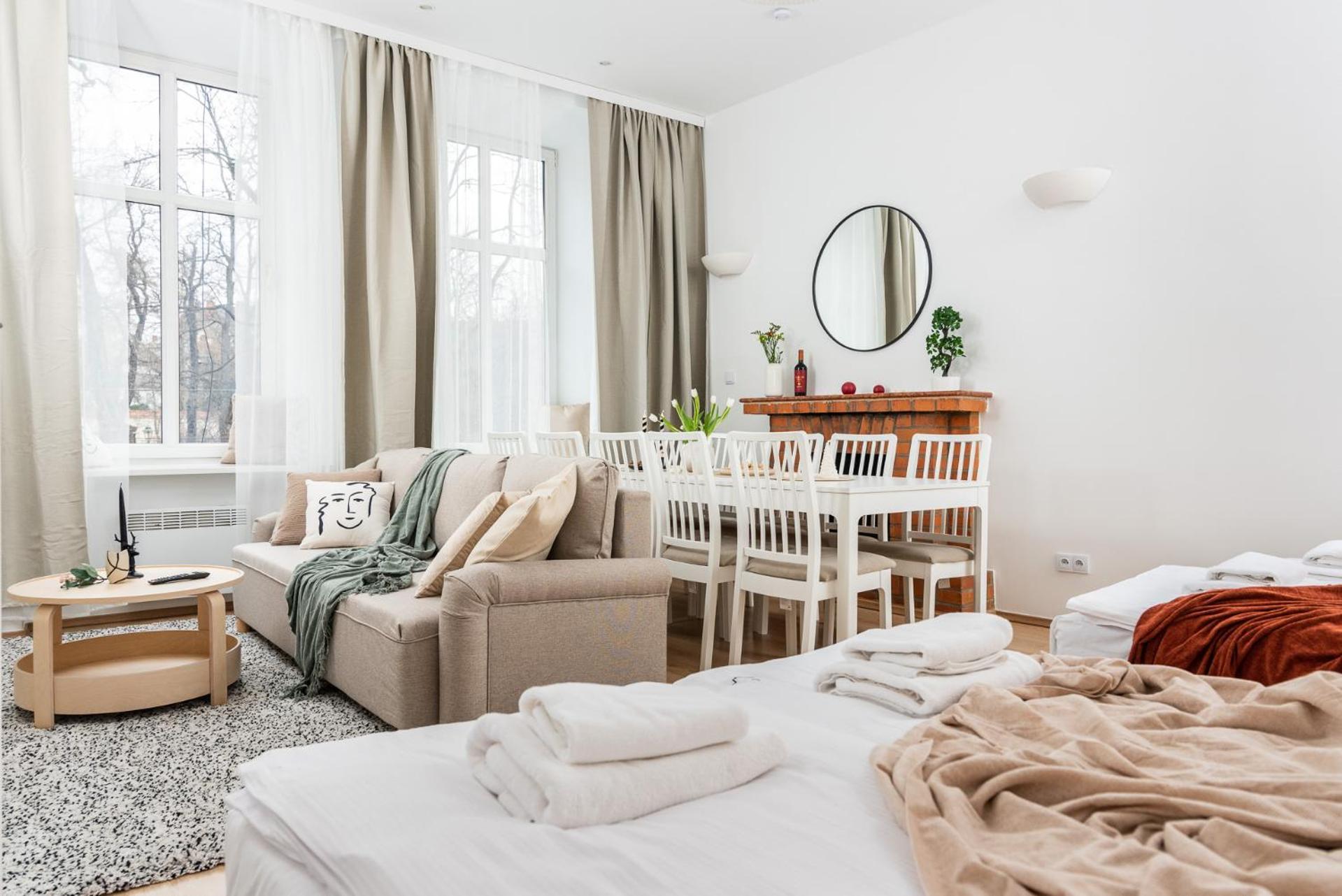 Modern Centrally Located Apartments - By Upstairs Краків Екстер'єр фото