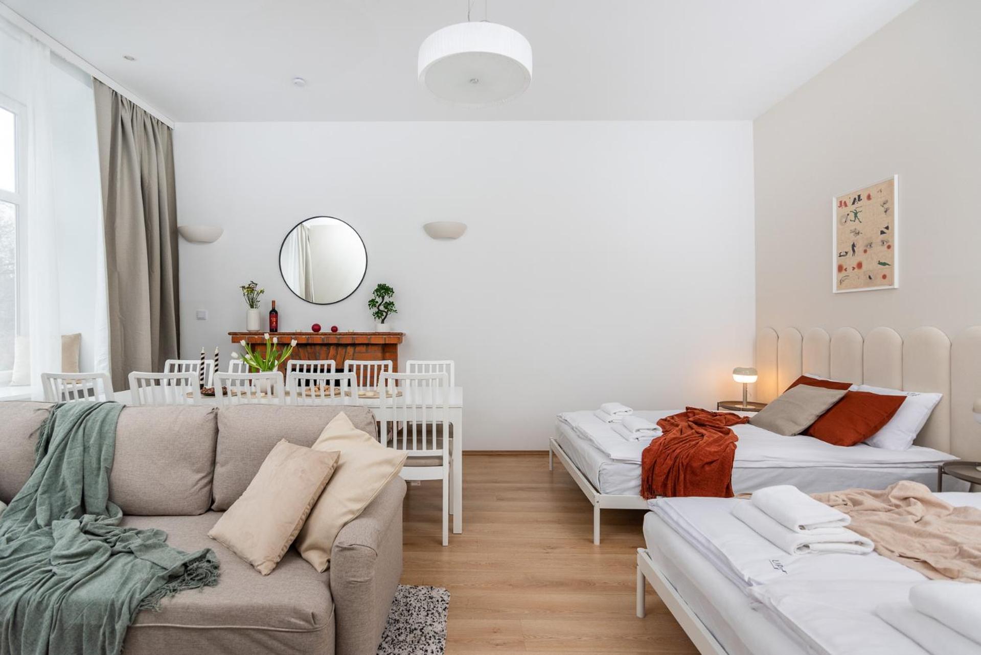 Modern Centrally Located Apartments - By Upstairs Краків Екстер'єр фото