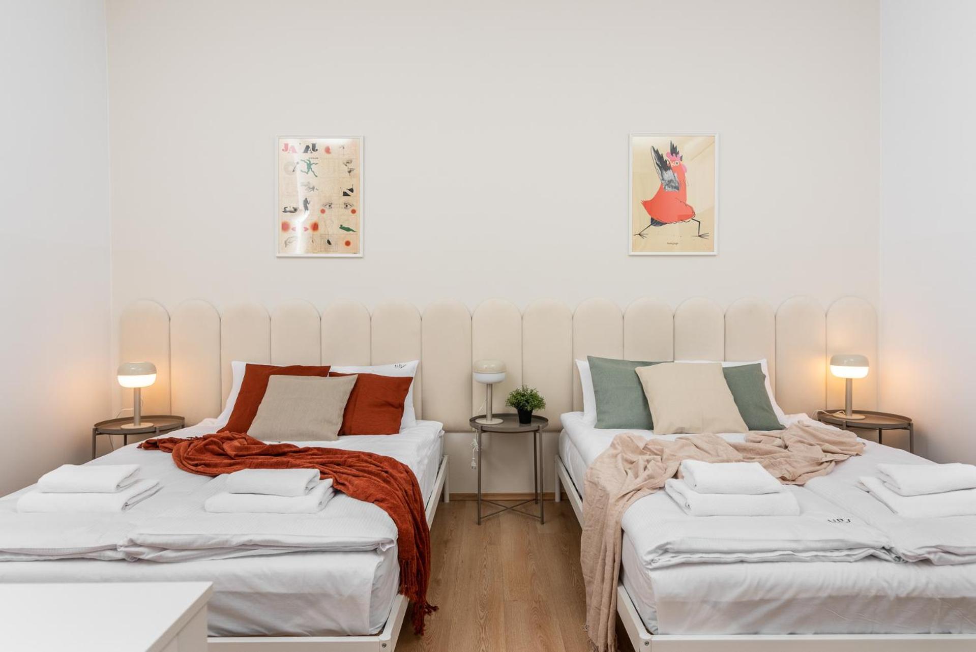 Modern Centrally Located Apartments - By Upstairs Краків Екстер'єр фото