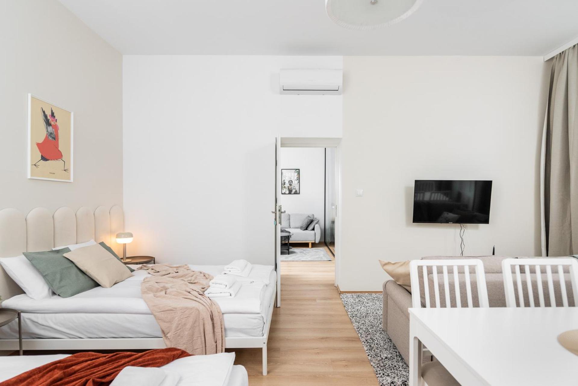 Modern Centrally Located Apartments - By Upstairs Краків Екстер'єр фото