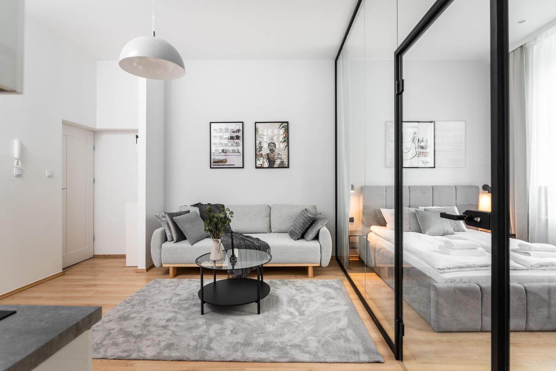 Modern Centrally Located Apartments - By Upstairs Краків Екстер'єр фото
