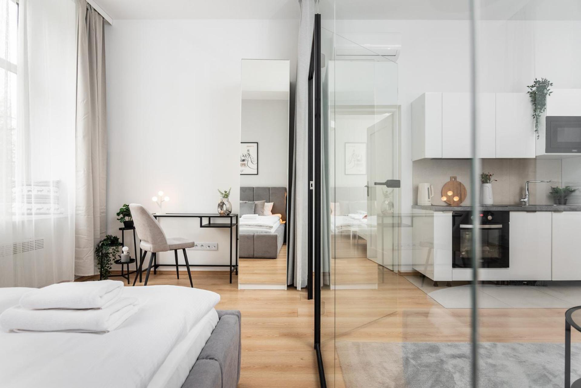 Modern Centrally Located Apartments - By Upstairs Краків Екстер'єр фото