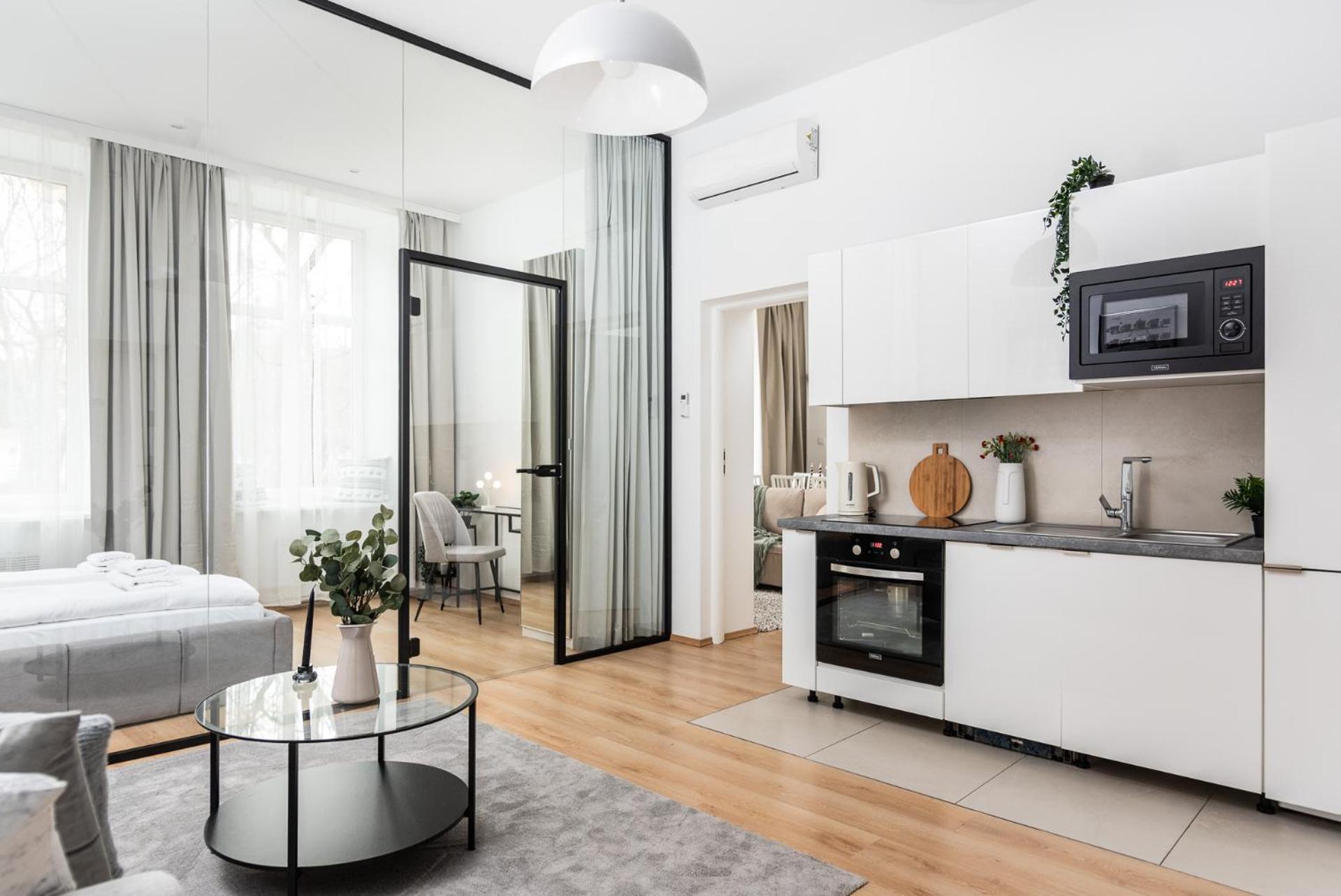 Modern Centrally Located Apartments - By Upstairs Краків Екстер'єр фото